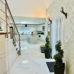 Дом отдыха Country Haven Comfy & Sleek House *