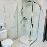 Дом отдыха Country Haven Comfy & Sleek House *