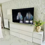 Дом отдыха Country Haven Comfy & Sleek House *