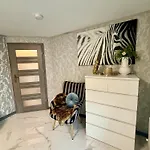 Country Haven Comfy & Sleek House