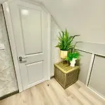 Дом отдыха Country Haven Comfy & Sleek House *