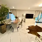 Дом отдыха Country Haven Comfy & Sleek House *