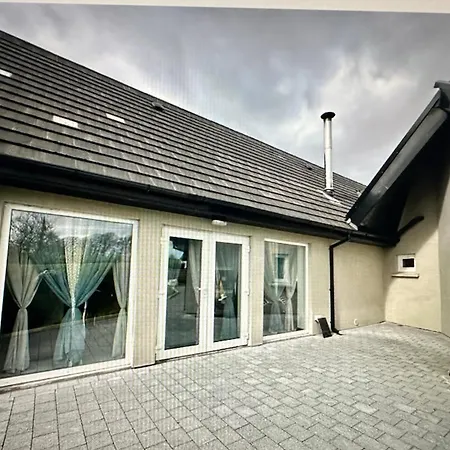 Country Haven Comfy & Sleek House *