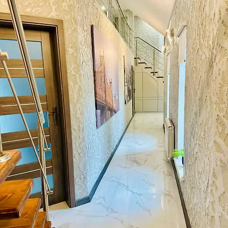 Country Haven Comfy & Sleek House