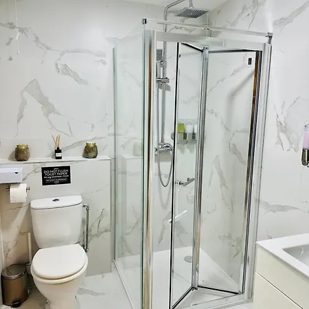 Country Haven Comfy & Sleek House