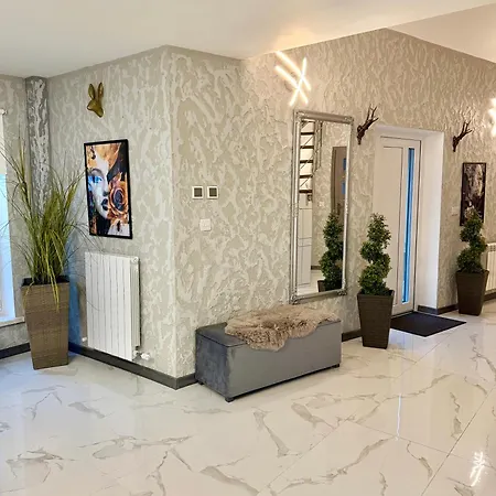 Country Haven Comfy & Sleek House