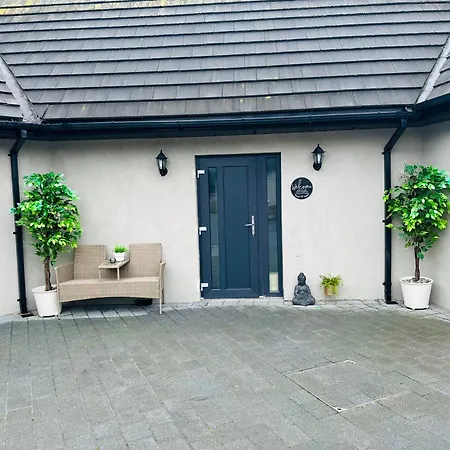 Дом отдыха Country Haven Comfy & Sleek House Monasterevin