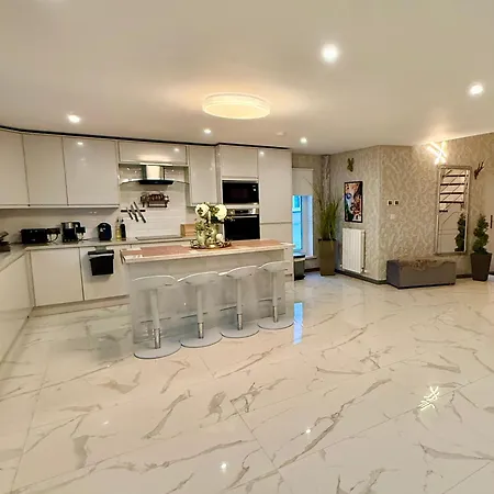 Holiday home Country Haven Comfy & Sleek House Monasterevin